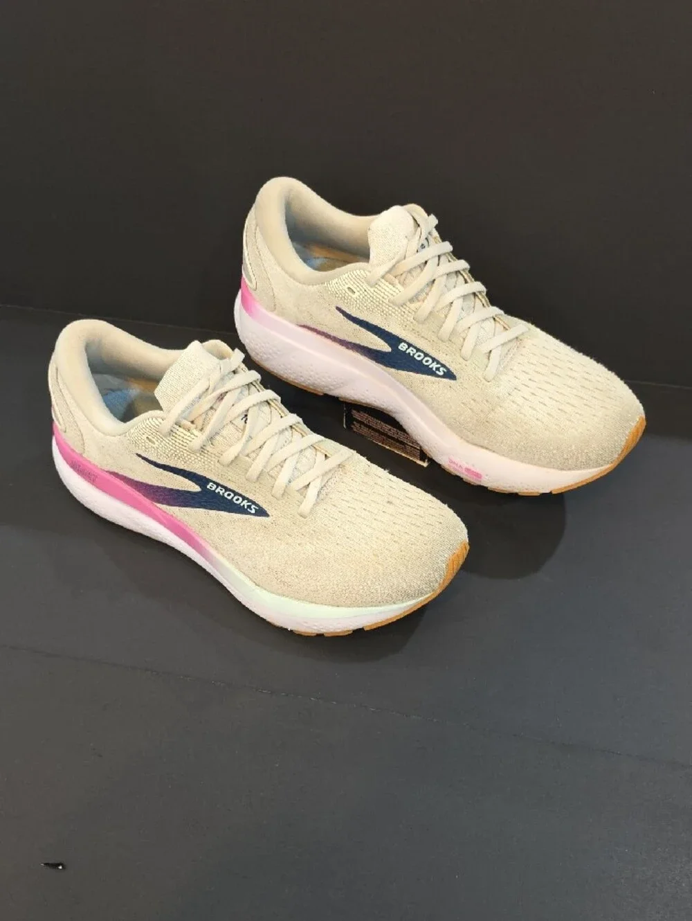 Brooks Ghost 16 Women's Shoes in Beige with Pink and Navy Accents Size 10.5